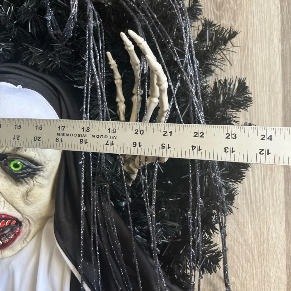 New Horror Bloody Nun Wreath Skeleton Hands Black Wreath Scary Demonic Halloween